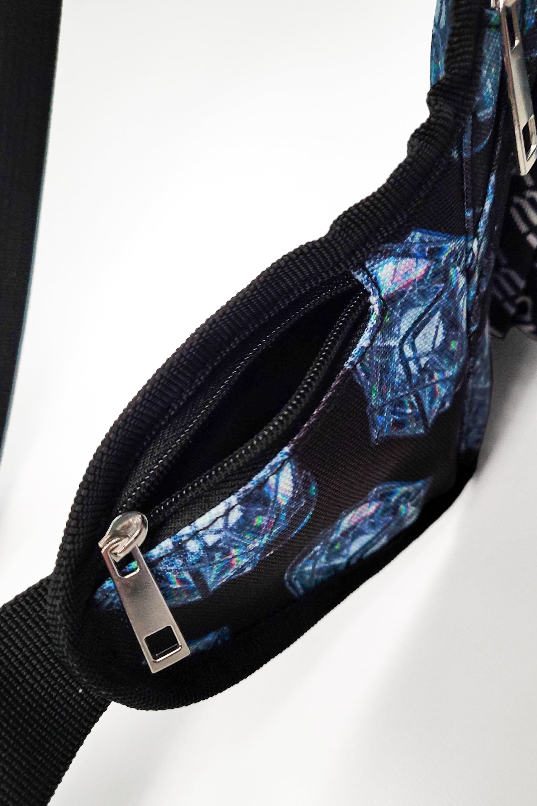 TESSERACT SHOULDER BAG + TESSERACT BUCKET HAT BUNDLE