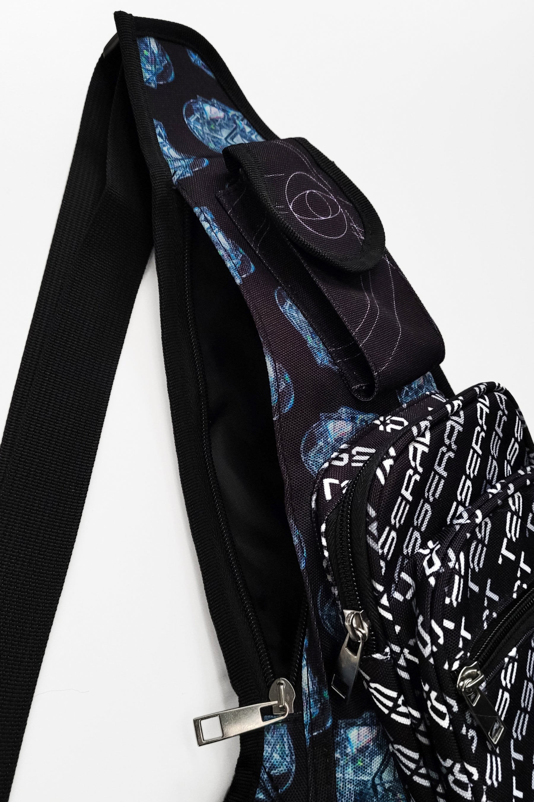 TESSERACT SHOULDER BAG + TESSERACT BUCKET HAT BUNDLE